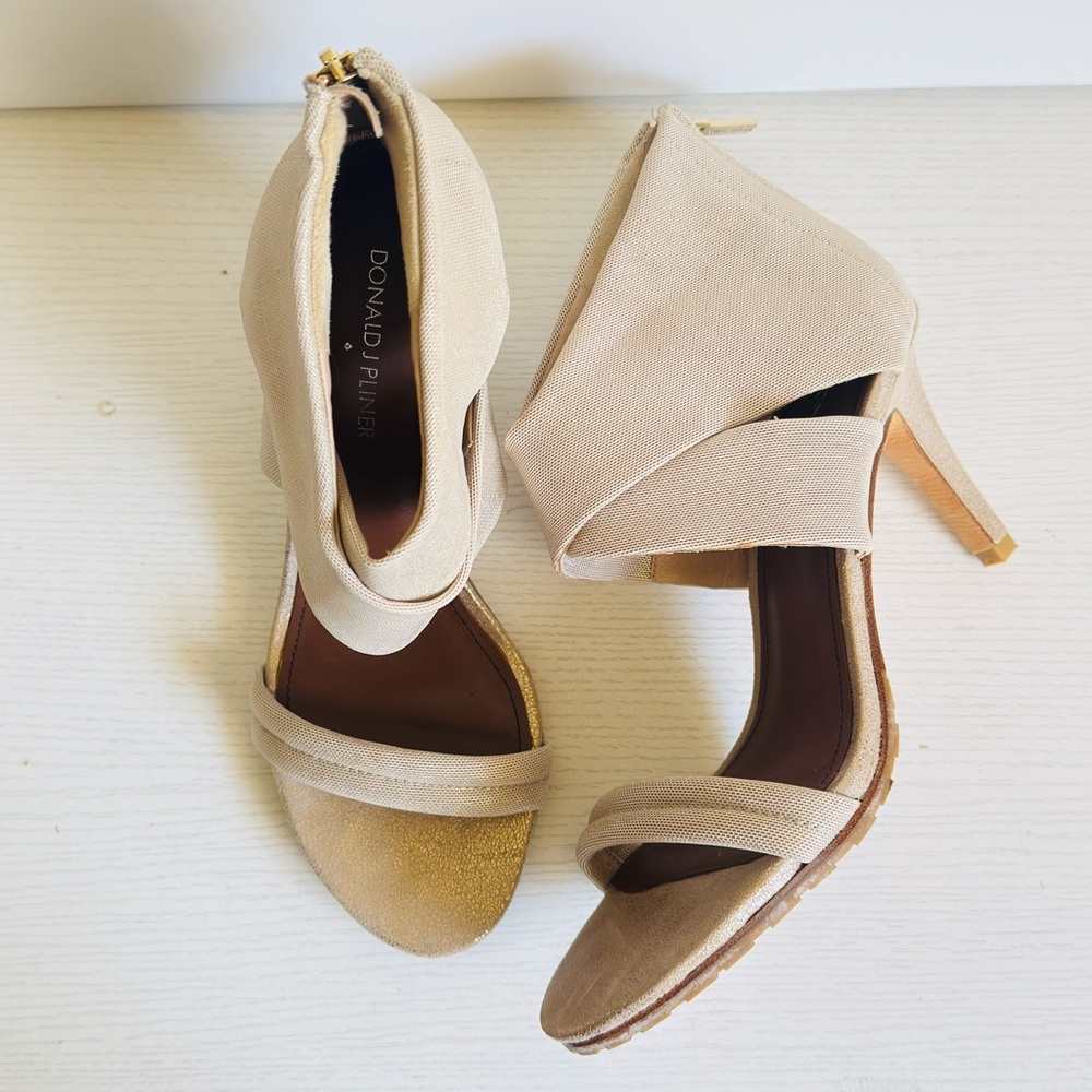 NWOB Donald J. Pliner Tilly Women's 8.5 Strappy Heel Sandals Zip Up Gold Shimmer